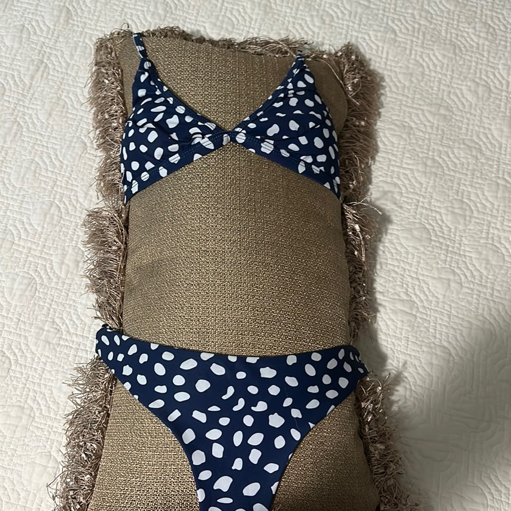 Bikini size M